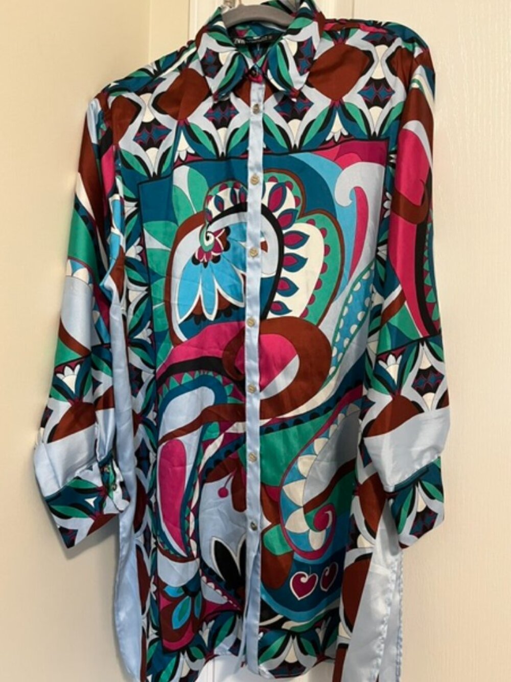 Zara women’s multicolor print long tunic shirt.